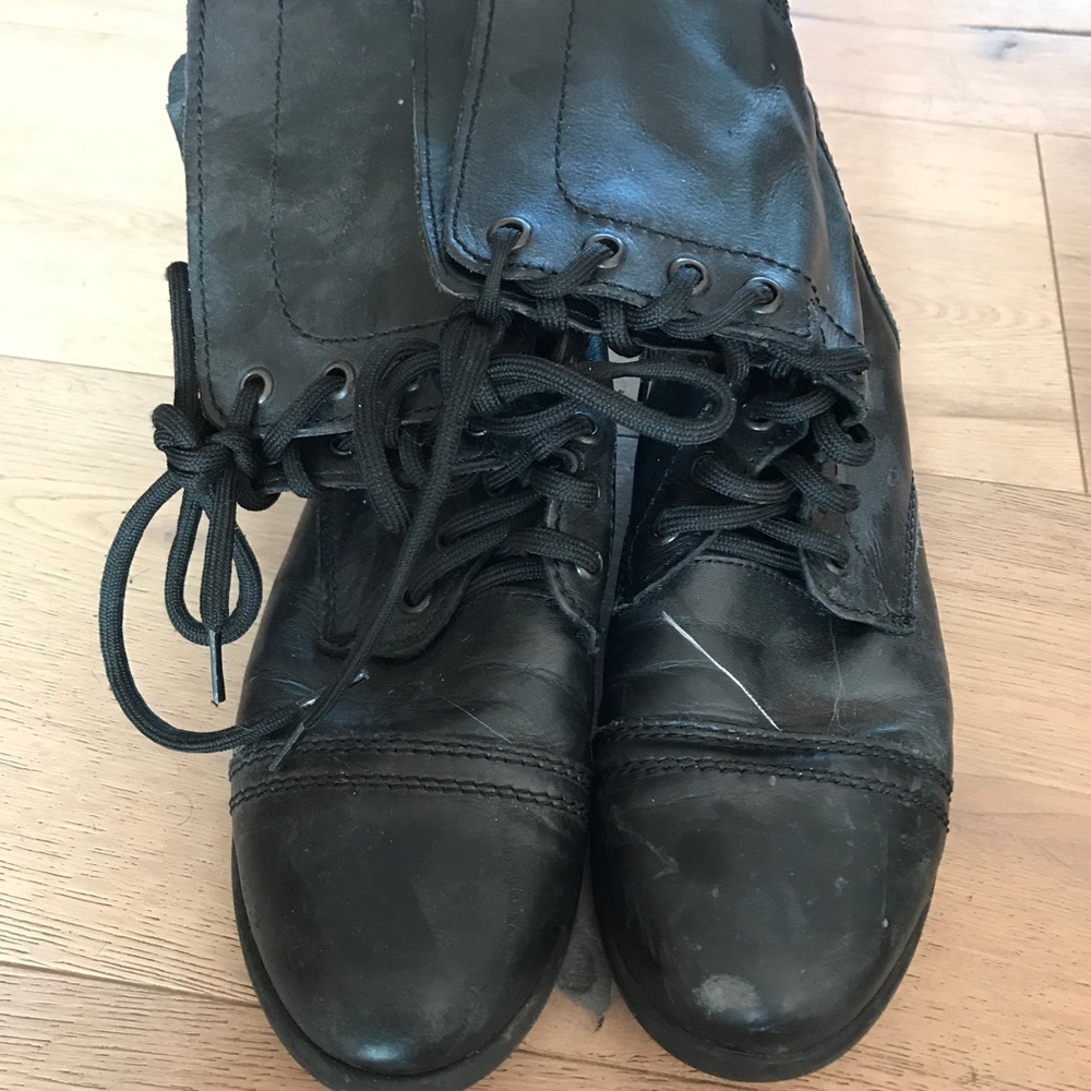 Slightly beat up STEVE MADDEN COMBAT  BOOTS